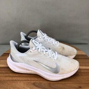 Nike Zoom Winflo 7 Running Shoes Womens Size 10 White Gray Sneakers Lightweight